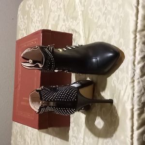 Hinyyrin Black Studded Ankle Boots, Size 6.5